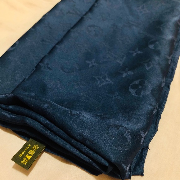 Louis Vuitton Blue monogramed Silk Scarf/Wrap - Picture 1 of 9